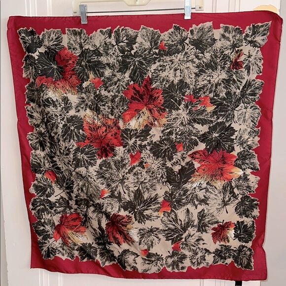 Vintage Cinzia Fioni Leaf Print Red, Black, Gold, Orange, Tan  Large Scarf - Picture 1 of 10